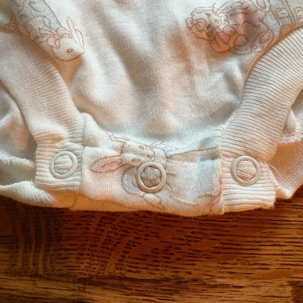 Vintage Carter's Cream and Pink Patterned onesie- bunnies and books- 0-3 months - Picture 6 of 9